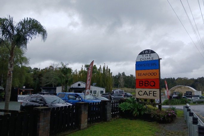 Restaurant /cafe/BBQ  on SH 1 , 45 mins North of Auckland for Sale Dome Valley Auckland 