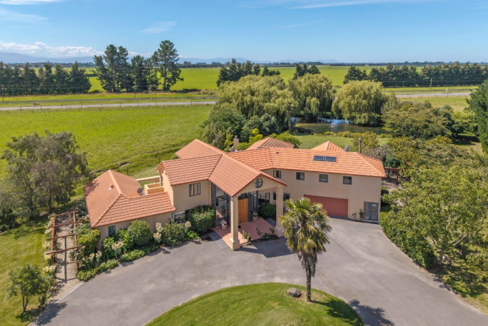 Luxury Accommodation Business for Sale Kirwee 