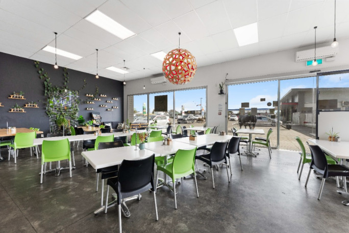 Cafe for Sale Bulls 