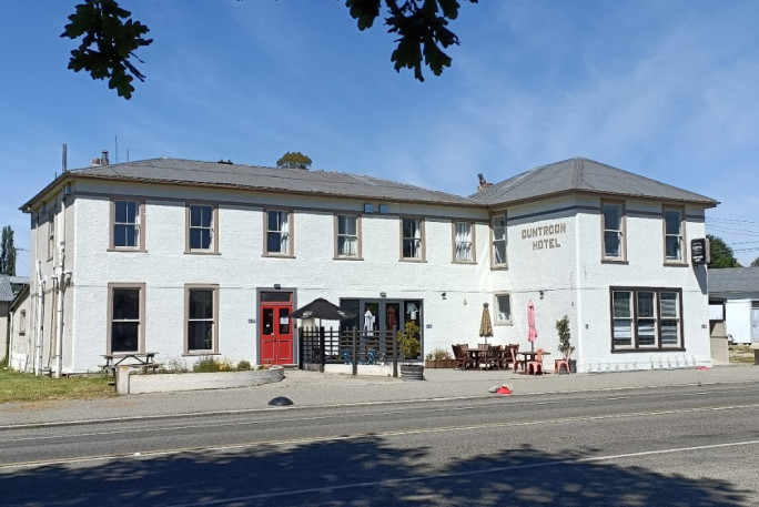 Hotel Pub Price Reduction for Sale Duntroon