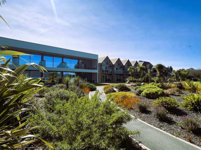 Luxury Lakeview Motel for Sale Te Anau Southland