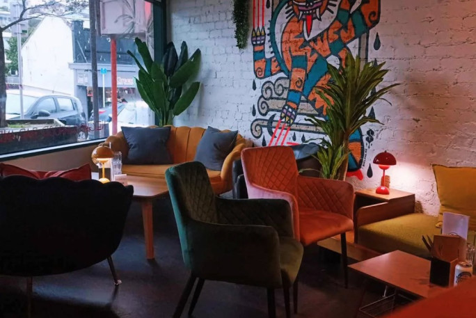 Suburban Lounge Bar & Eatery for Sale Hataitai Wellington 