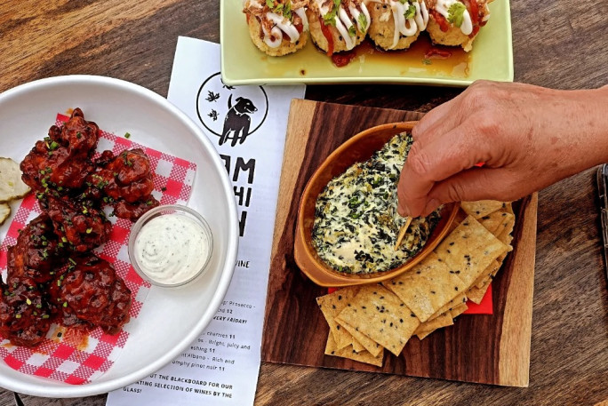 Suburban Lounge Bar & Eatery for Sale Hataitai Wellington 