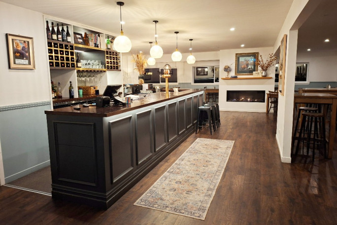 Fully Licensed Eatery and Bar for Sale Fox Glacier 