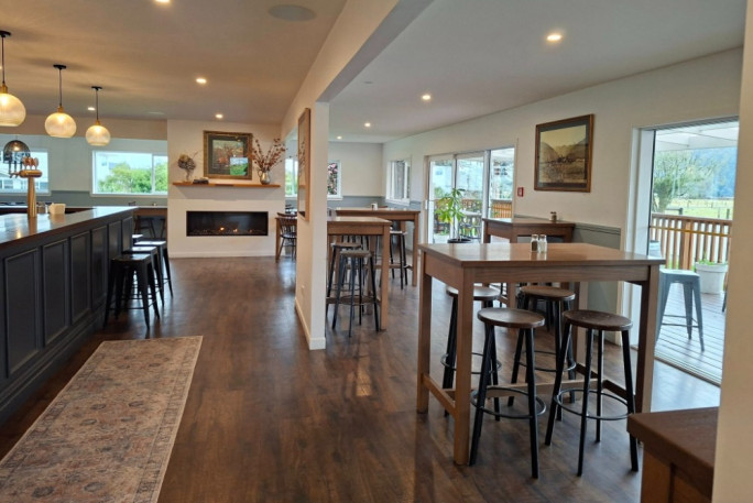 Fully Licensed Eatery and Bar for Sale Fox Glacier 