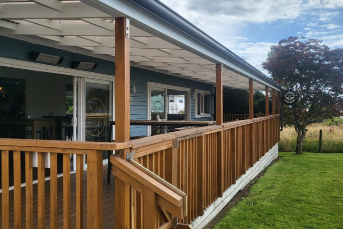 Fully Licensed Eatery and Bar for Sale Fox Glacier 
