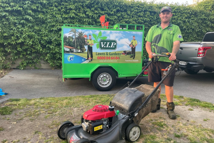 VIP Lawnmowing & Gardening Franchise for Sale North Shore Auckland 